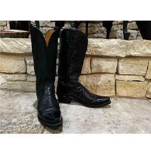 Women’s Lucchese western boots size 6.  Great condition.